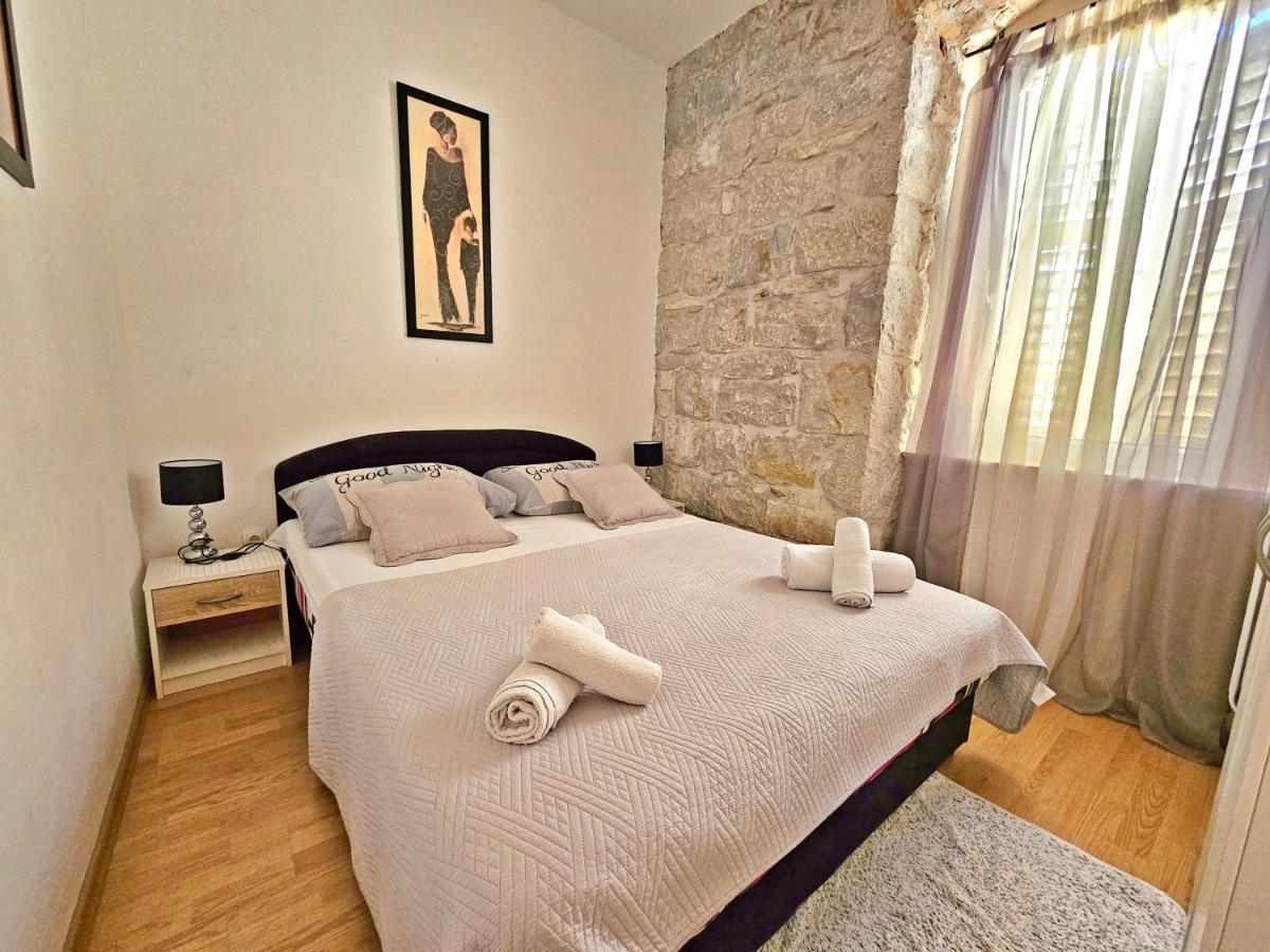Apartments Moni Split Exterior foto